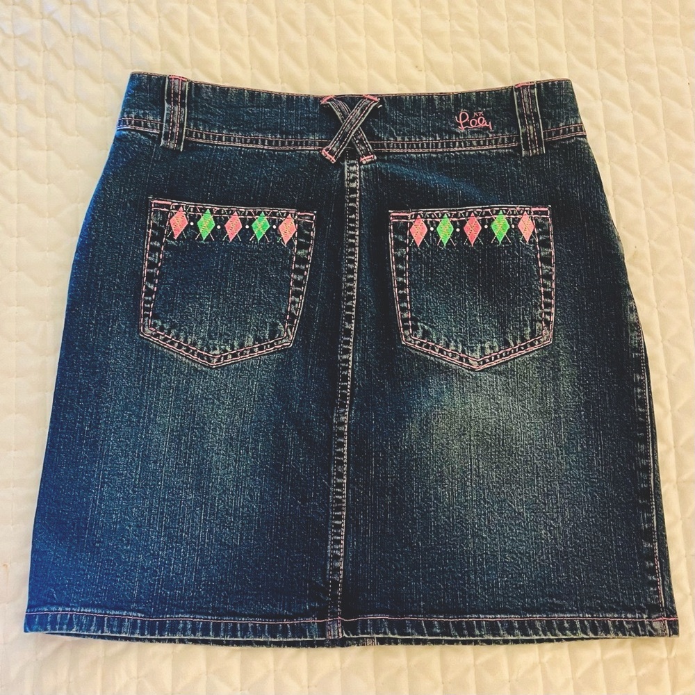 Adorable Lilly Pulitzer Women's Denim Skirt with Pink and Green Accents Size 4